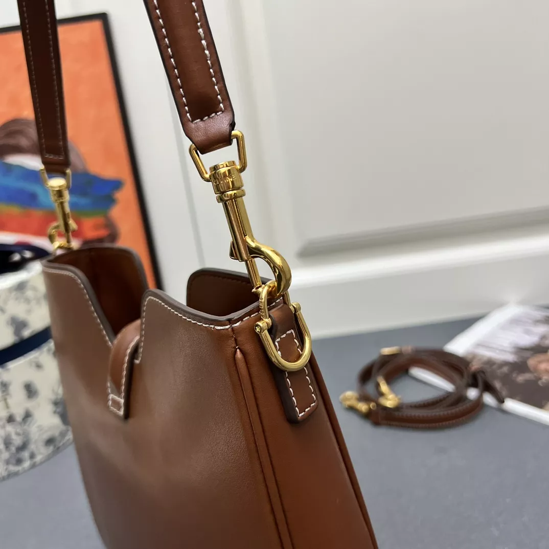 Comfortable 2003 Celine AAA Quality Shoulder Bags For Women