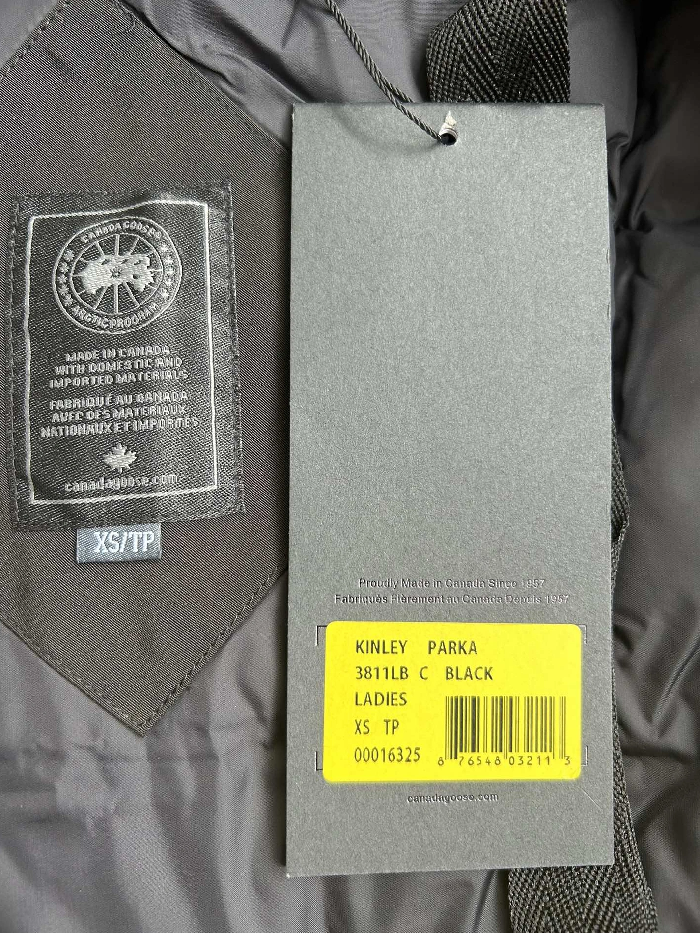 Comfortable 2138 Canada Goose Down Feather Coat Long Sleeved For Women