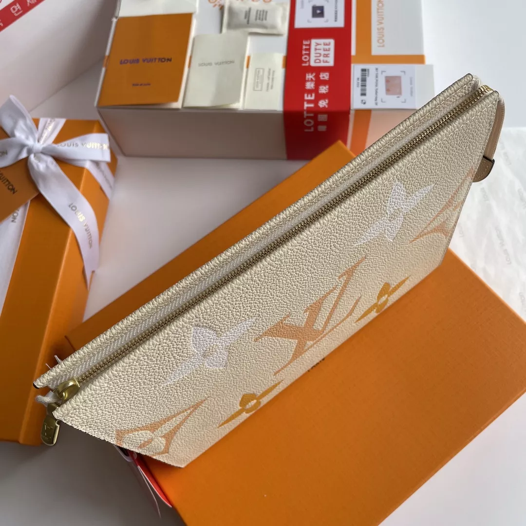 Comfortable 2158 Louis Vuitton AAA Quality Wallets