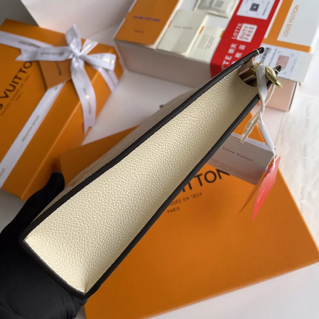 Comfortable 2158 Louis Vuitton AAA Quality Wallets