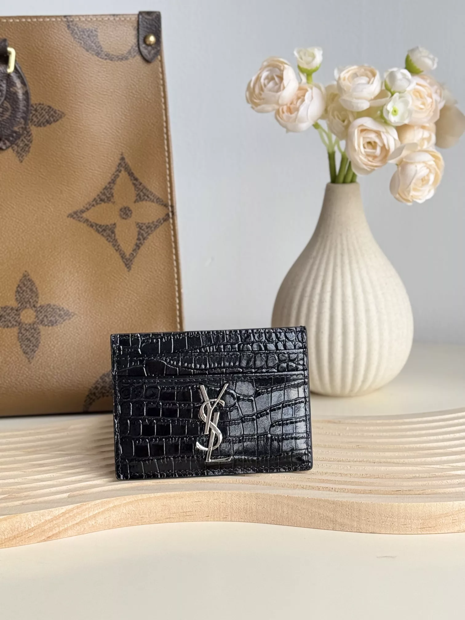 Comfortable 220 Yves Saint Laurent YSL Card Case For Women