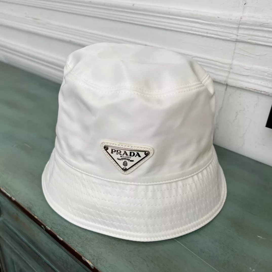 Comfortable 234 Prada Caps
