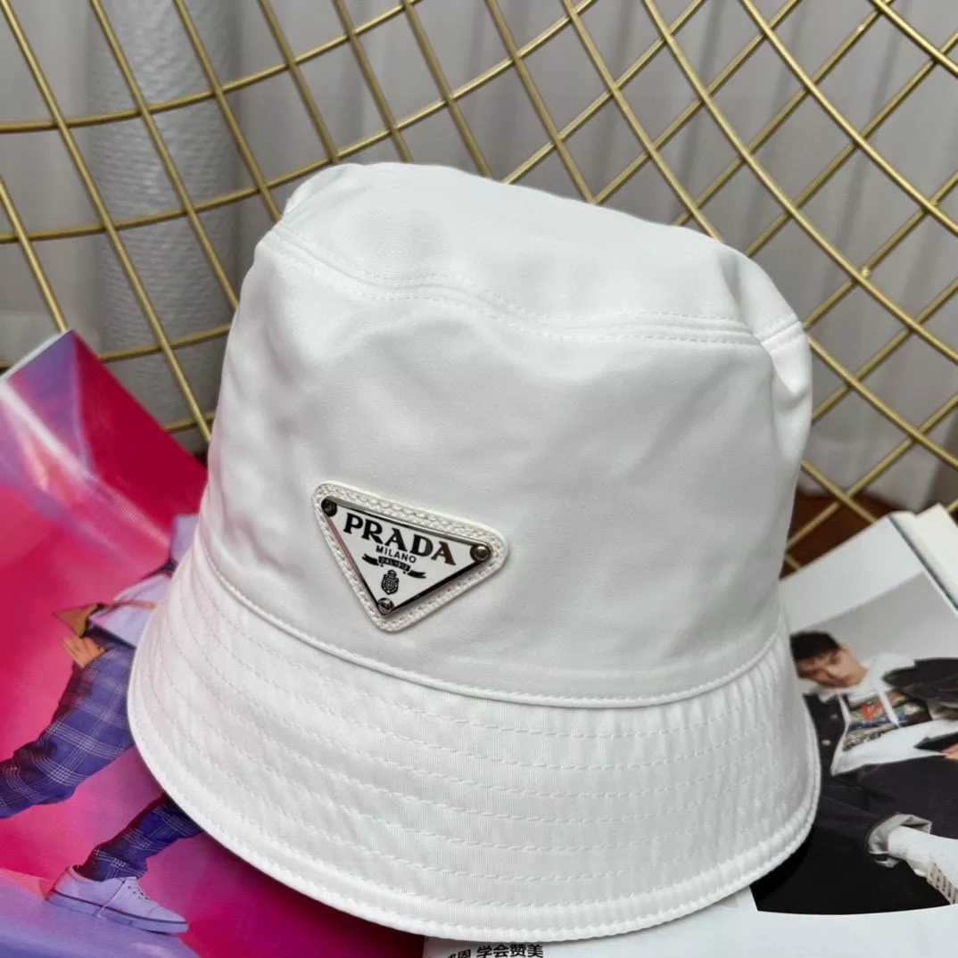 Comfortable 234 Prada Caps