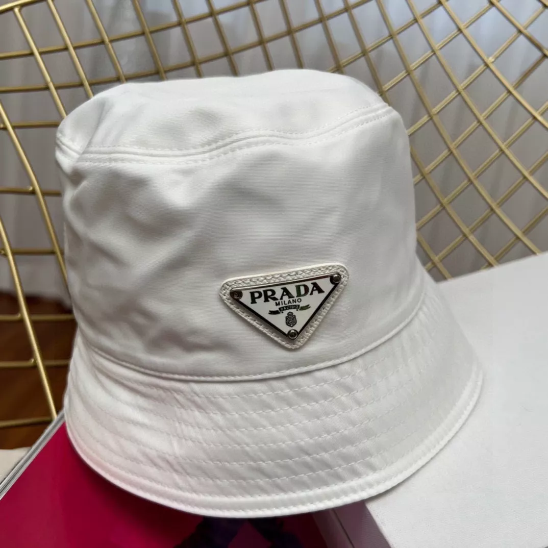 Comfortable 234 Prada Caps