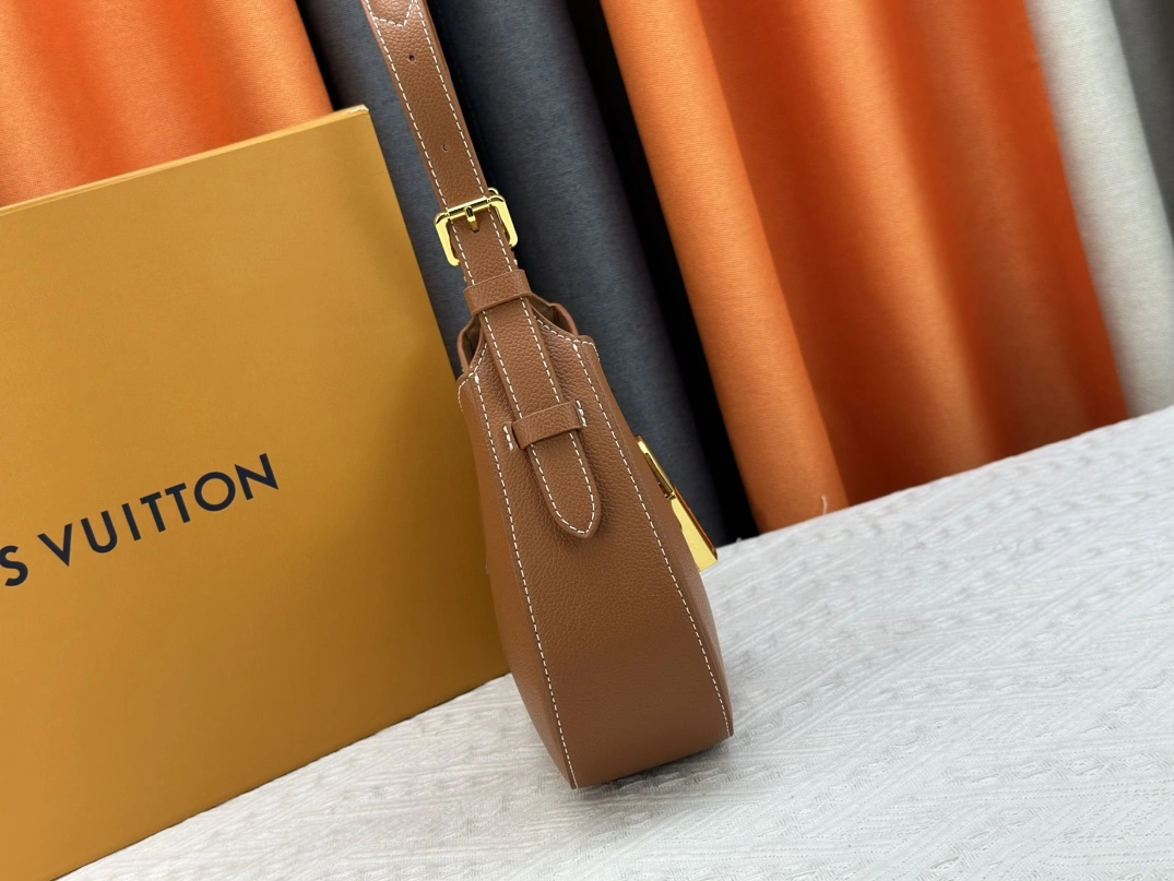 Comfortable 2343 Louis Vuitton AAA Quality Shoulder Bags For Women