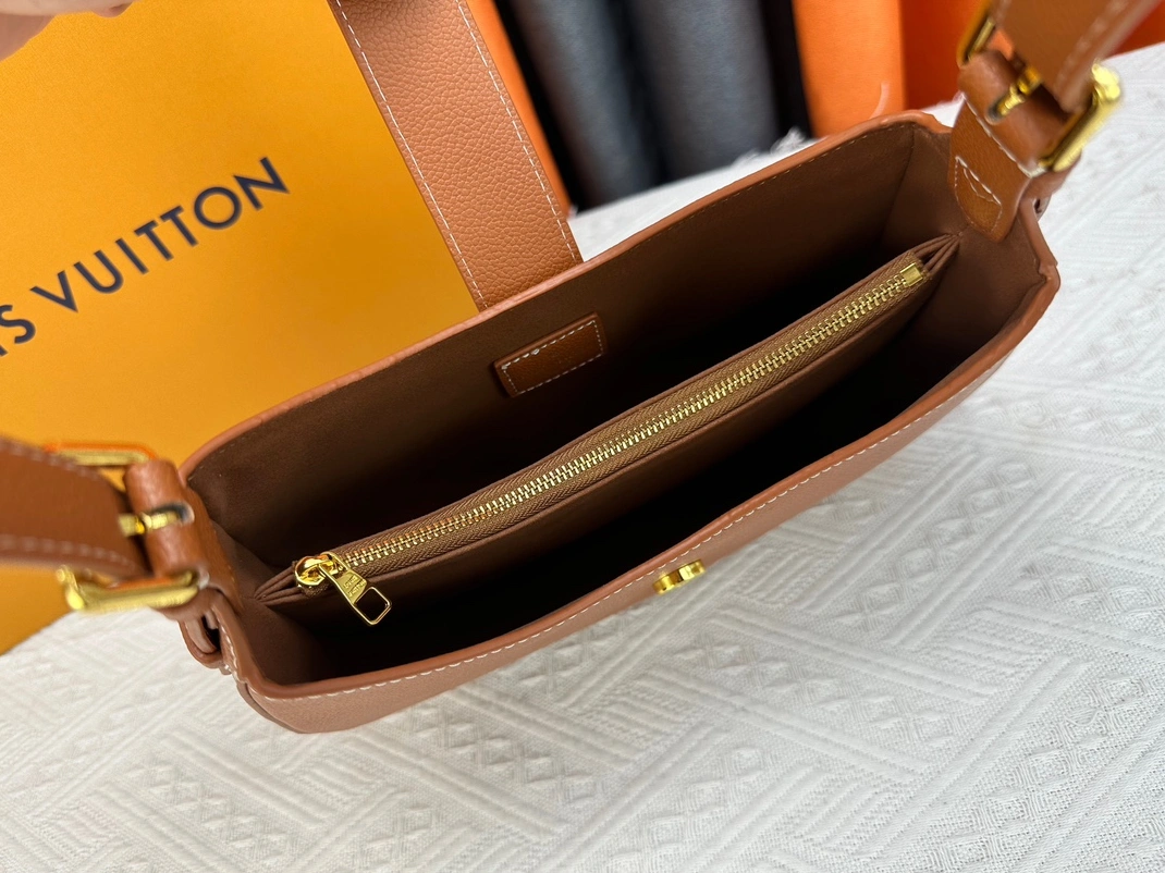 Comfortable 2343 Louis Vuitton AAA Quality Shoulder Bags For Women