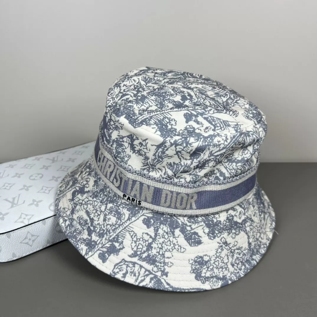Comfortable 2540 Christian Dior Caps