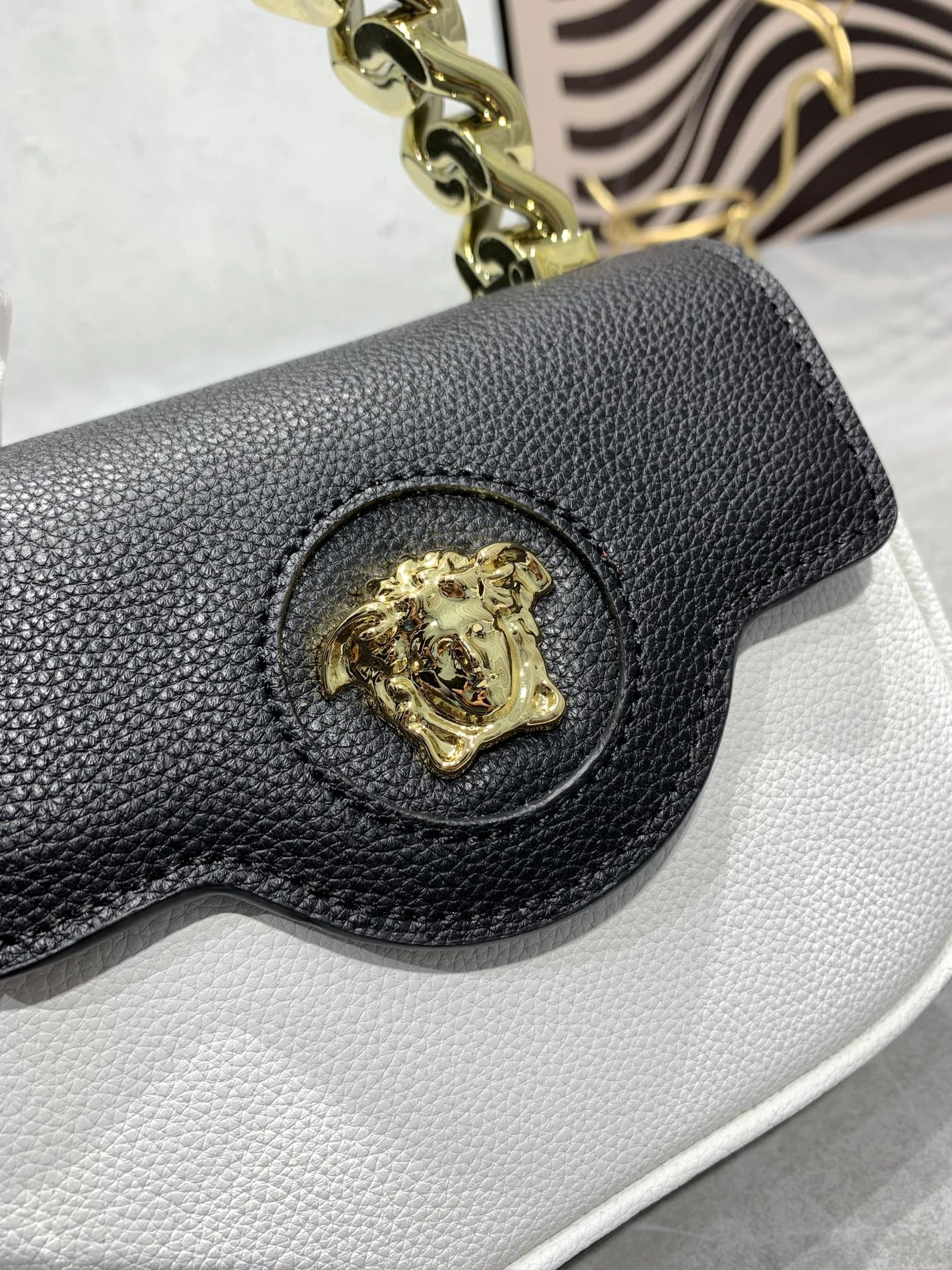 Comfortable 2541 Versace AAA Quality Handbags For Women
