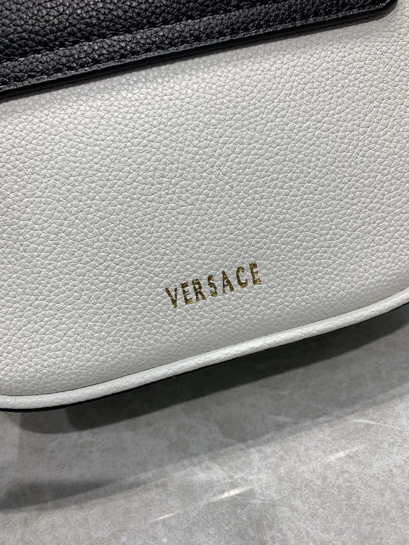Comfortable 2541 Versace AAA Quality Handbags For Women