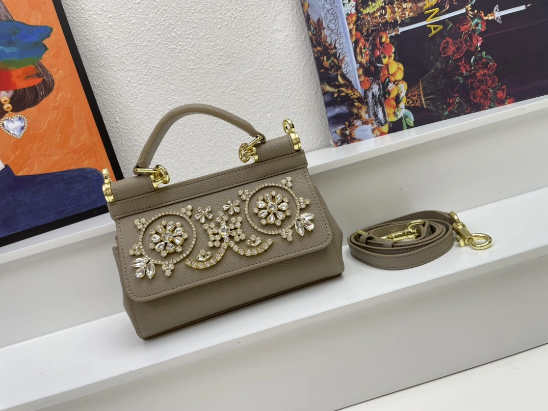 Comfortable 2668 Dolce & Gabbana AAA Quality Handbags For Women