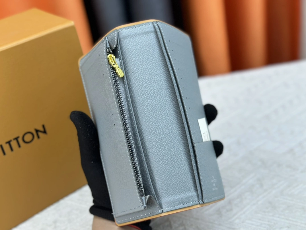 Comfortable 2767 Louis Vuitton LV Card Case