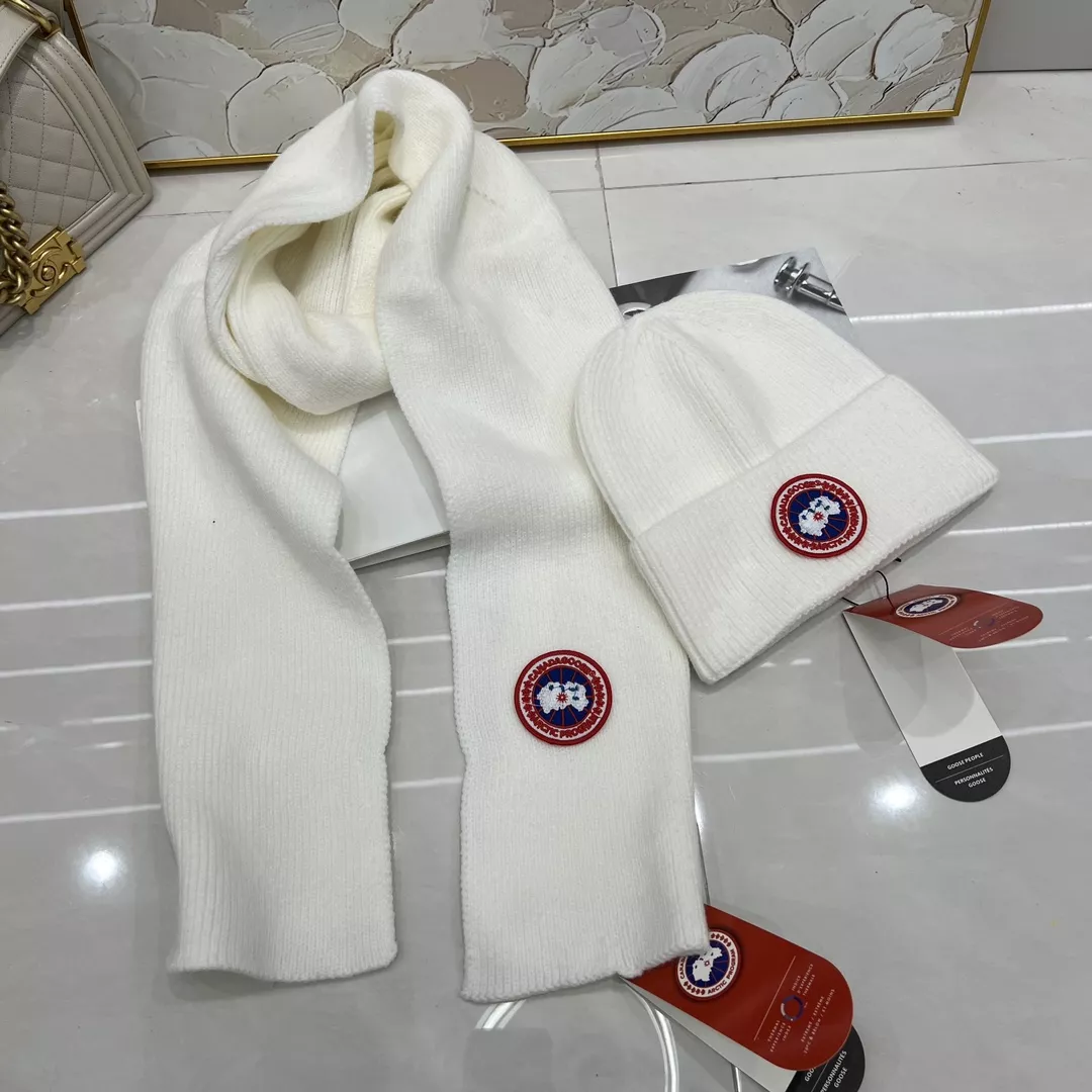 Comfortable 2828 Canada Goose Hat and Scarf Set