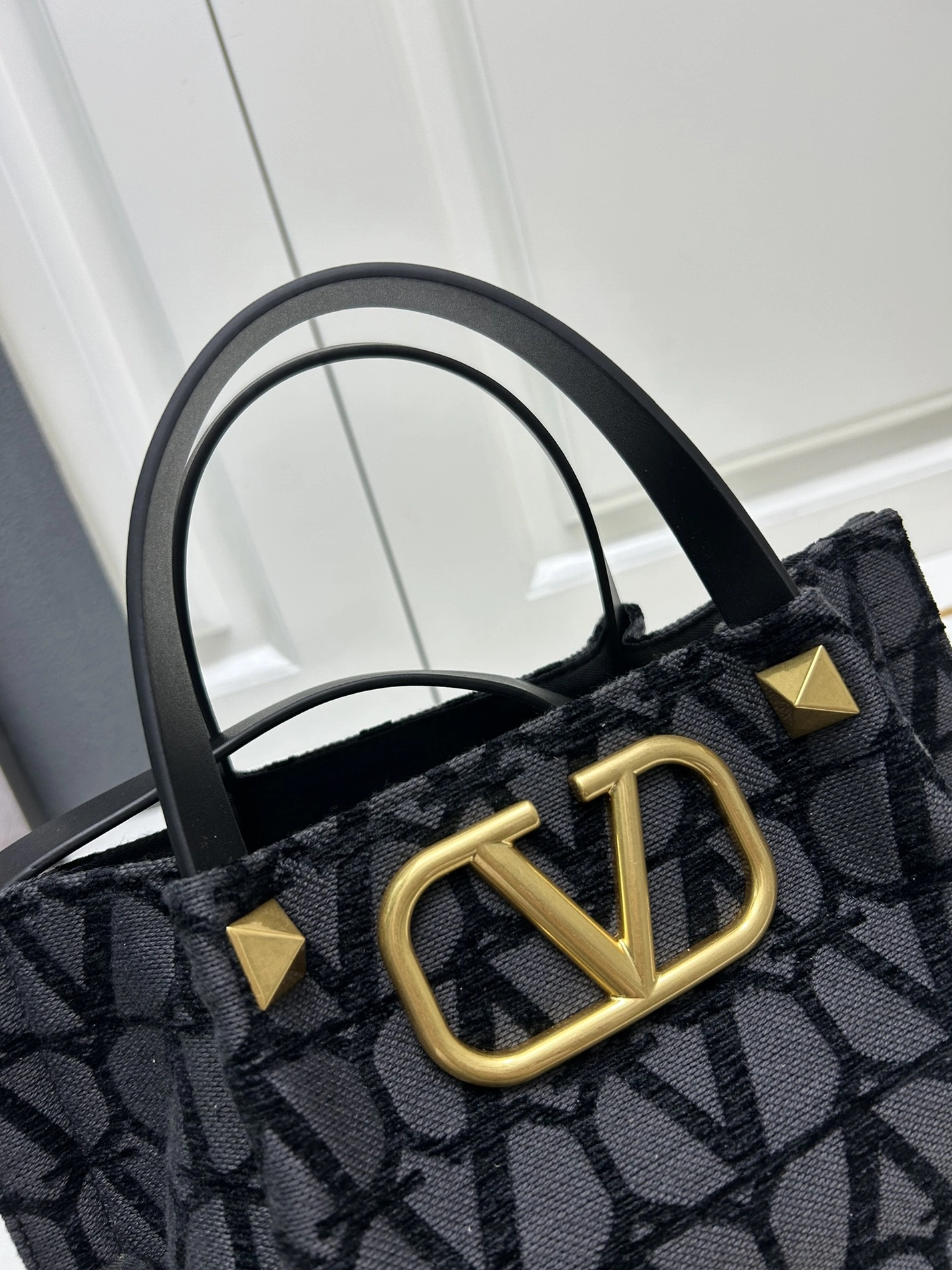 Comfortable 2883 Valentino AAA Quality Handbags For Women