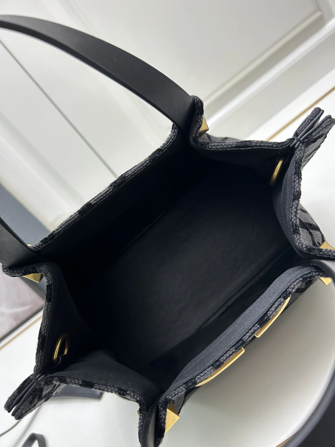 Comfortable 2883 Valentino AAA Quality Handbags For Women