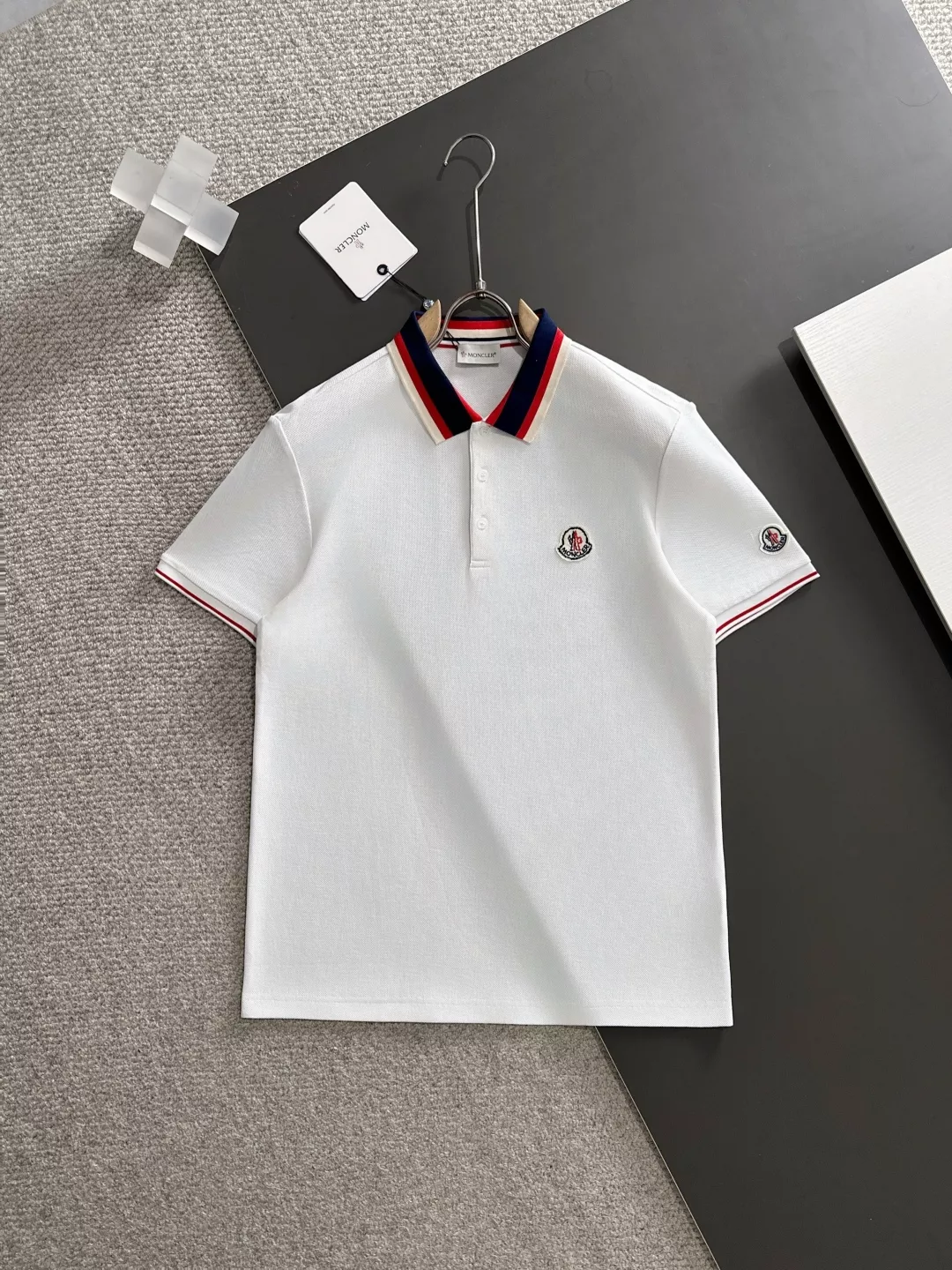 Comfortable 2907 Moncler T-Shirts Short Sleeved For Men