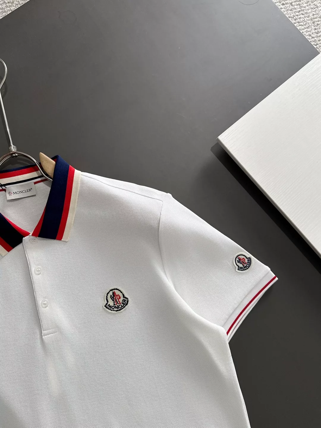 Comfortable 2907 Moncler T-Shirts Short Sleeved For Men