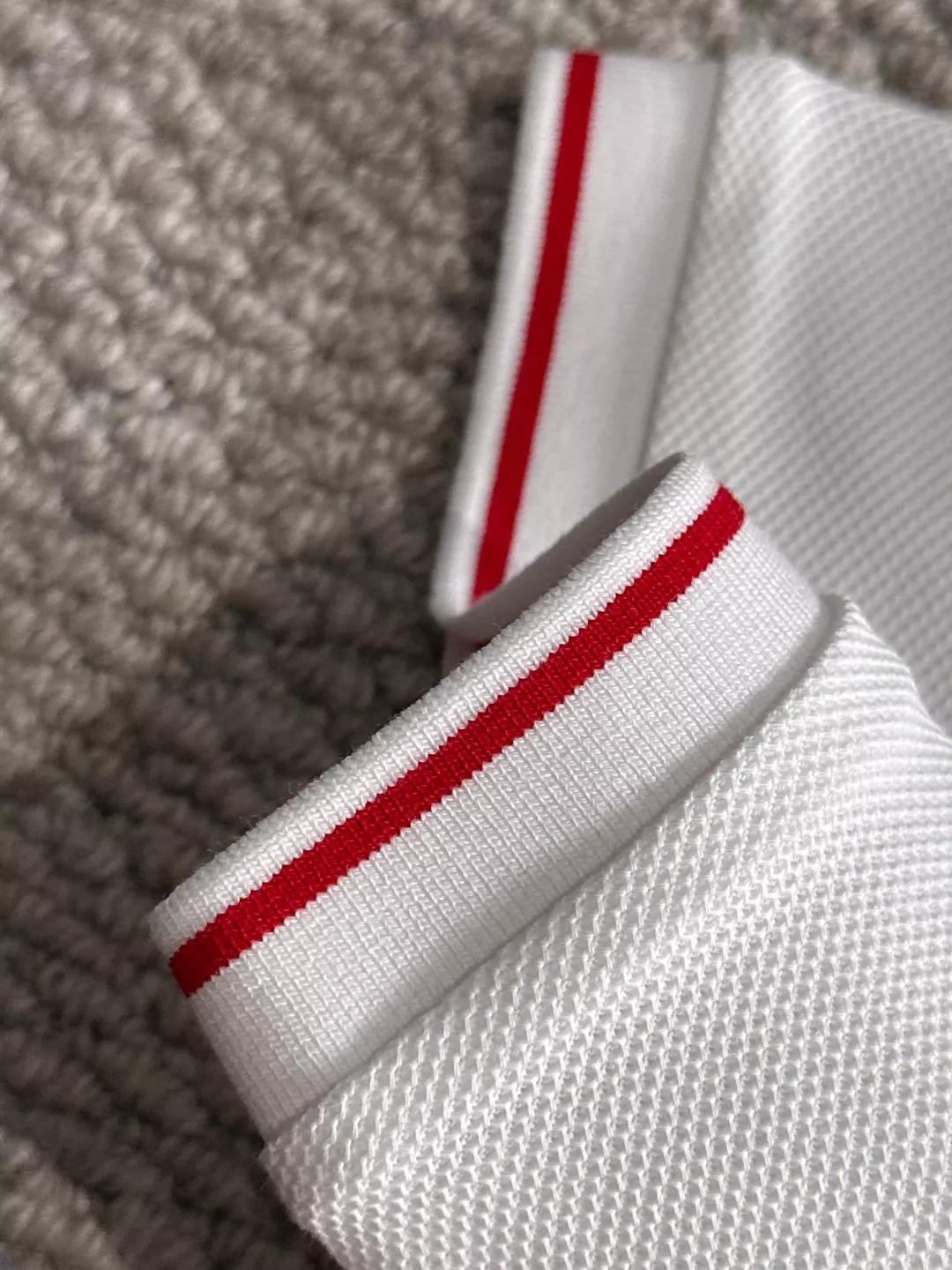 Comfortable 2907 Moncler T-Shirts Short Sleeved For Men