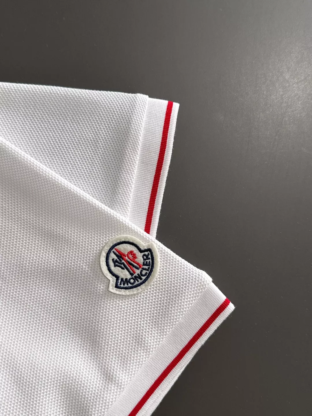 Comfortable 2907 Moncler T-Shirts Short Sleeved For Men