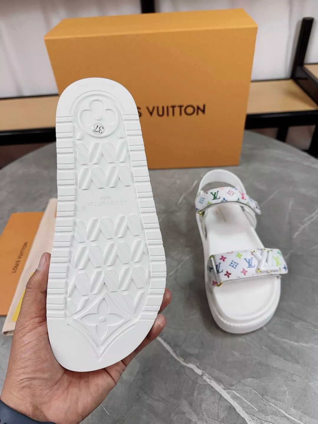 Comfortable 2916 Louis Vuitton Sandal For Men