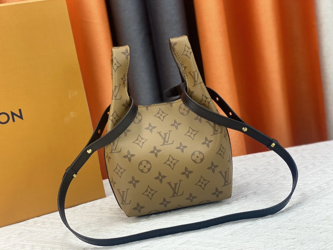 Comfortable 3015 Louis Vuitton AAA Quality Handbags For Women