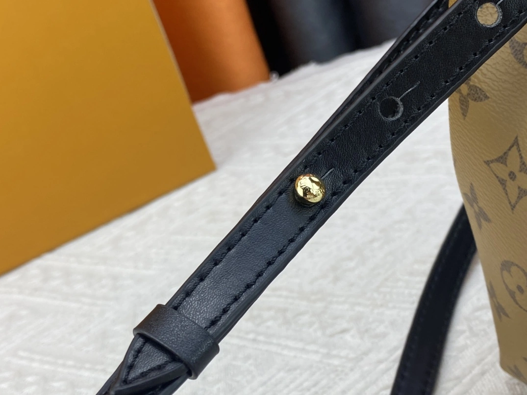 Comfortable 3015 Louis Vuitton AAA Quality Handbags For Women