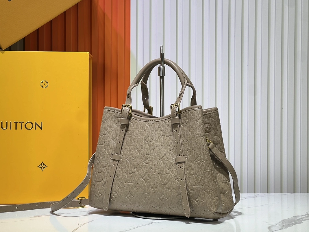 Comfortable 3069 Louis Vuitton AAA Quality Handbags For Women