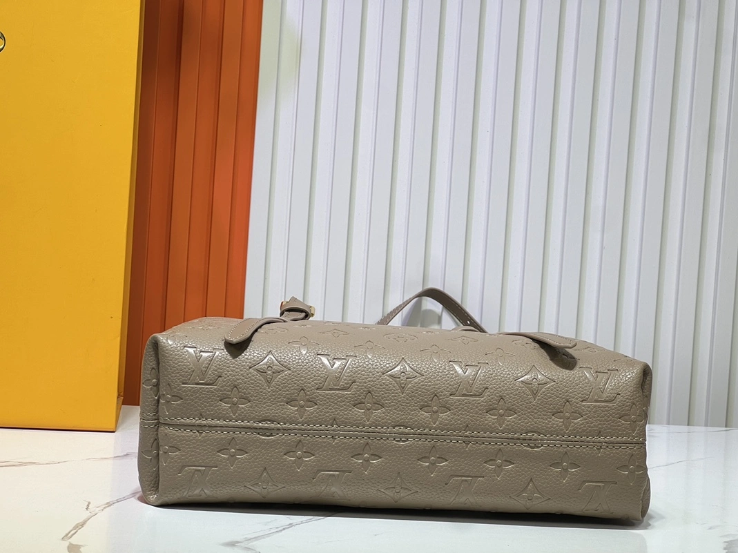 Comfortable 3069 Louis Vuitton AAA Quality Handbags For Women