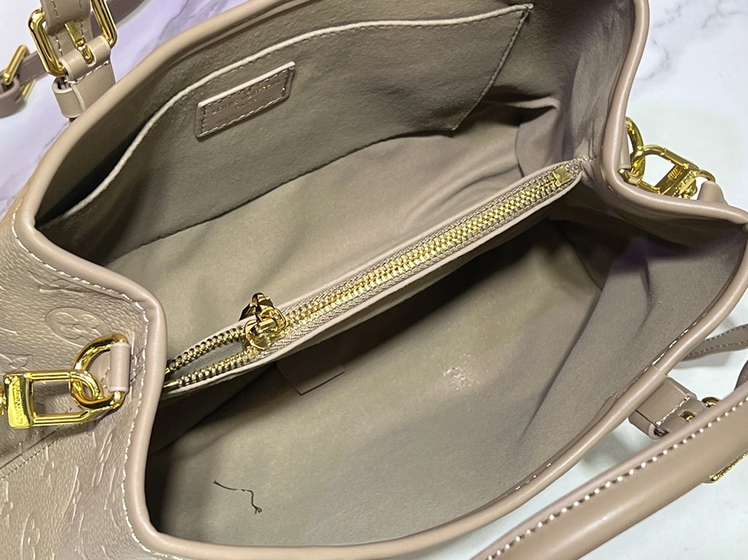 Comfortable 3069 Louis Vuitton AAA Quality Handbags For Women