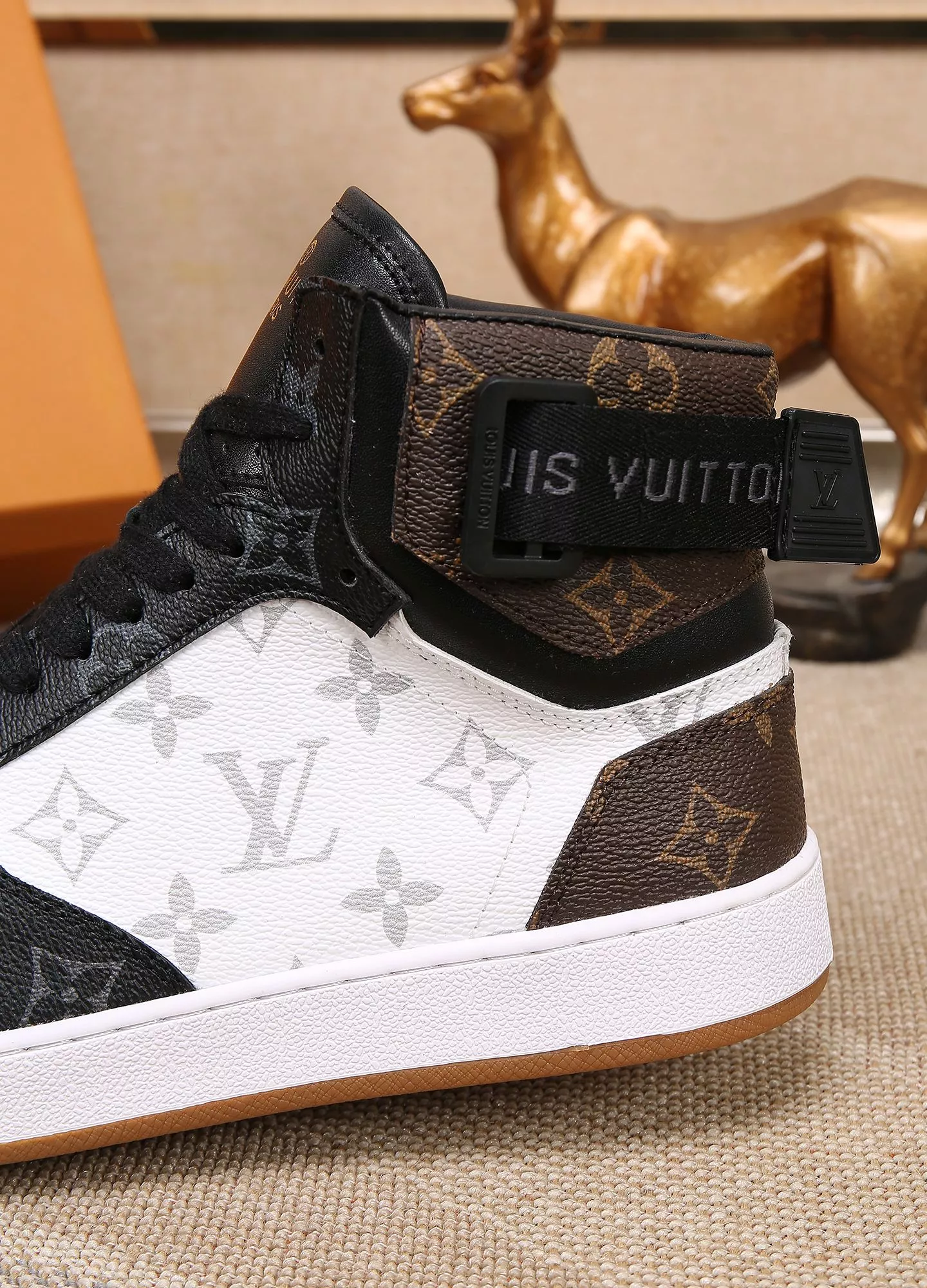 Comfortable 3168 Louis Vuitton High Tops Shoes For Men