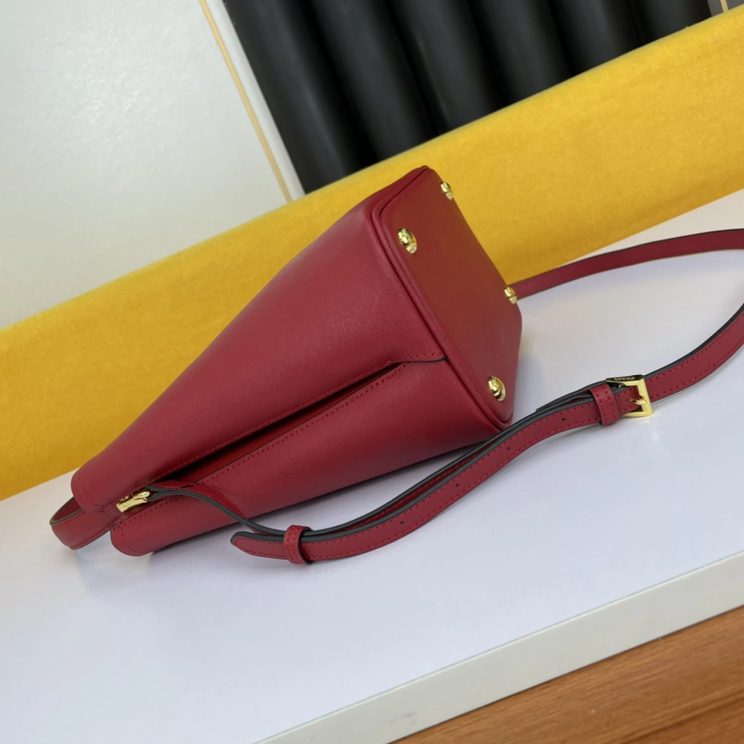 Comfortable 3252 Prada AAA Quality Handbags For Women