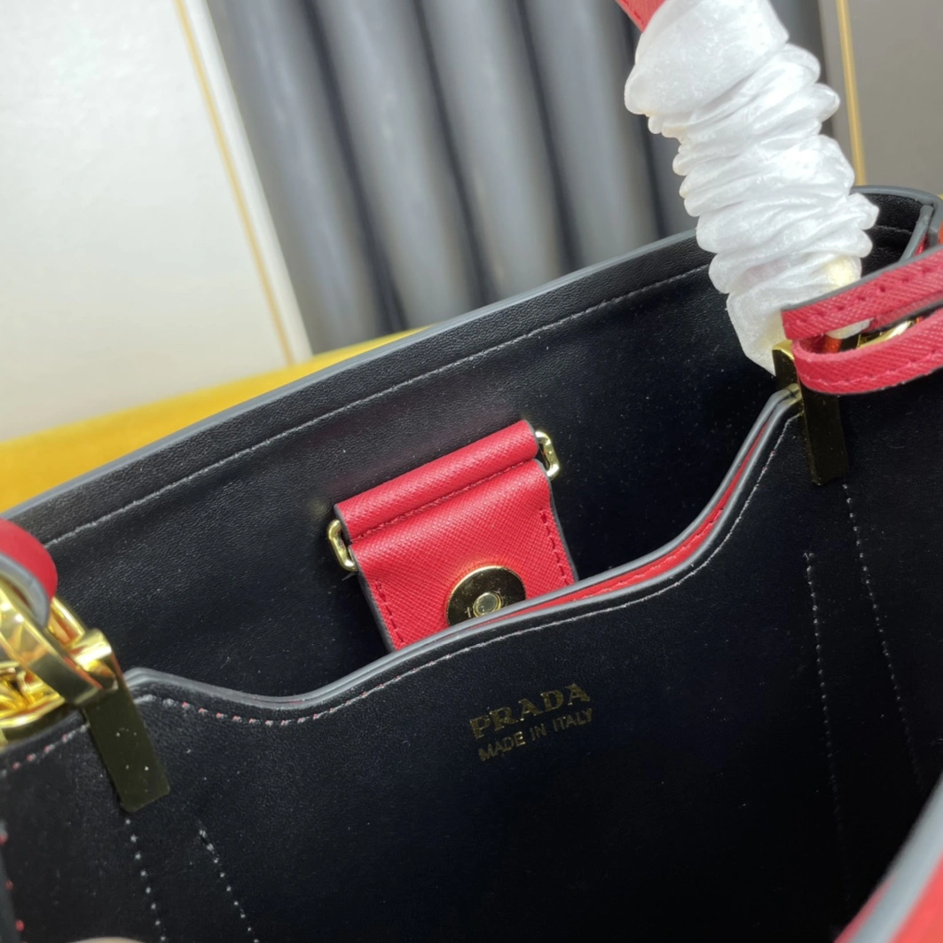 Comfortable 3252 Prada AAA Quality Handbags For Women
