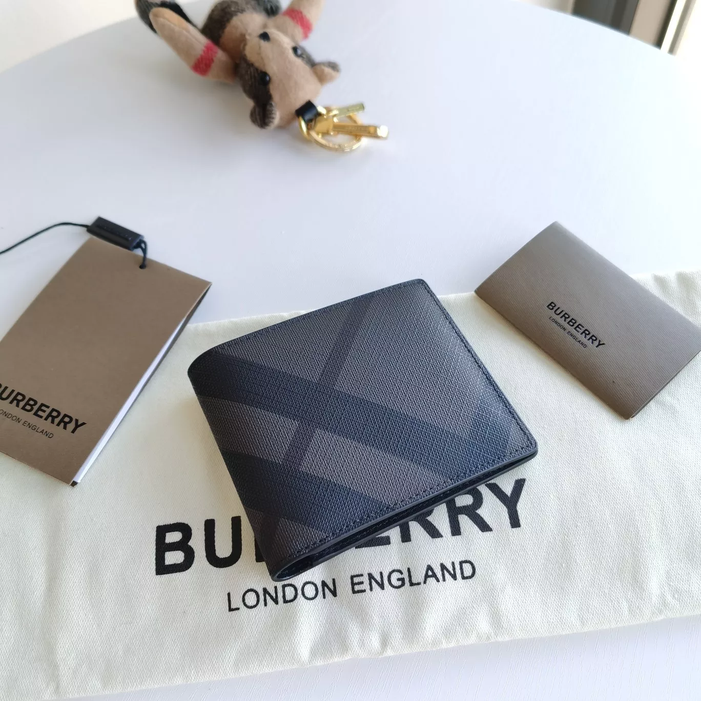 Comfortable 3304 Burberry AAA Man Wallets