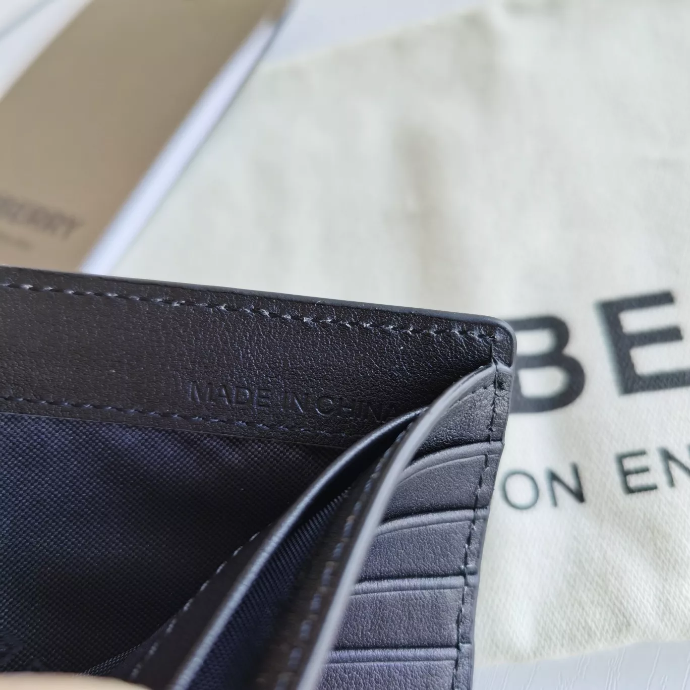 Comfortable 3304 Burberry AAA Man Wallets
