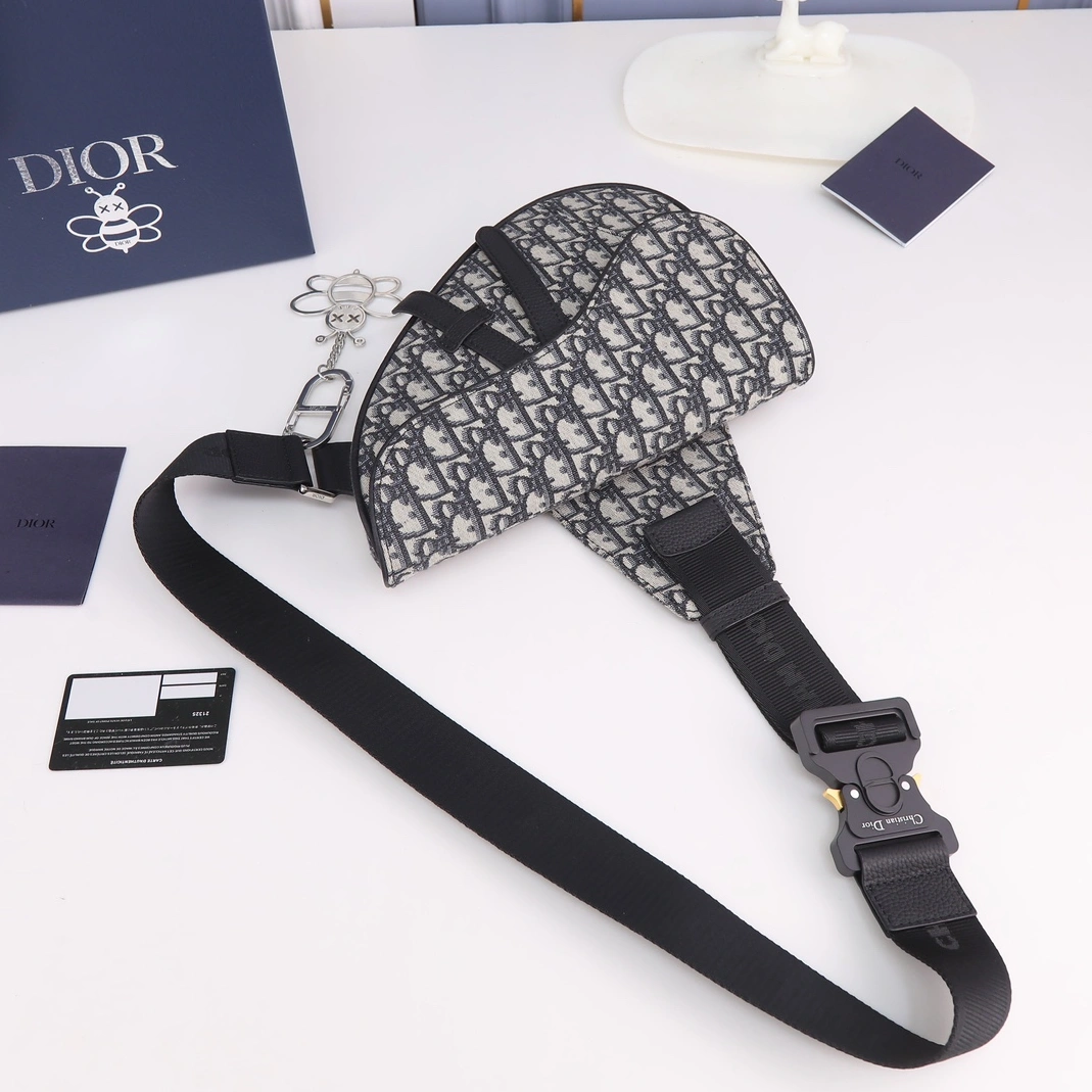 Comfortable 3340 Christian Dior AAA Man Messenger Bags