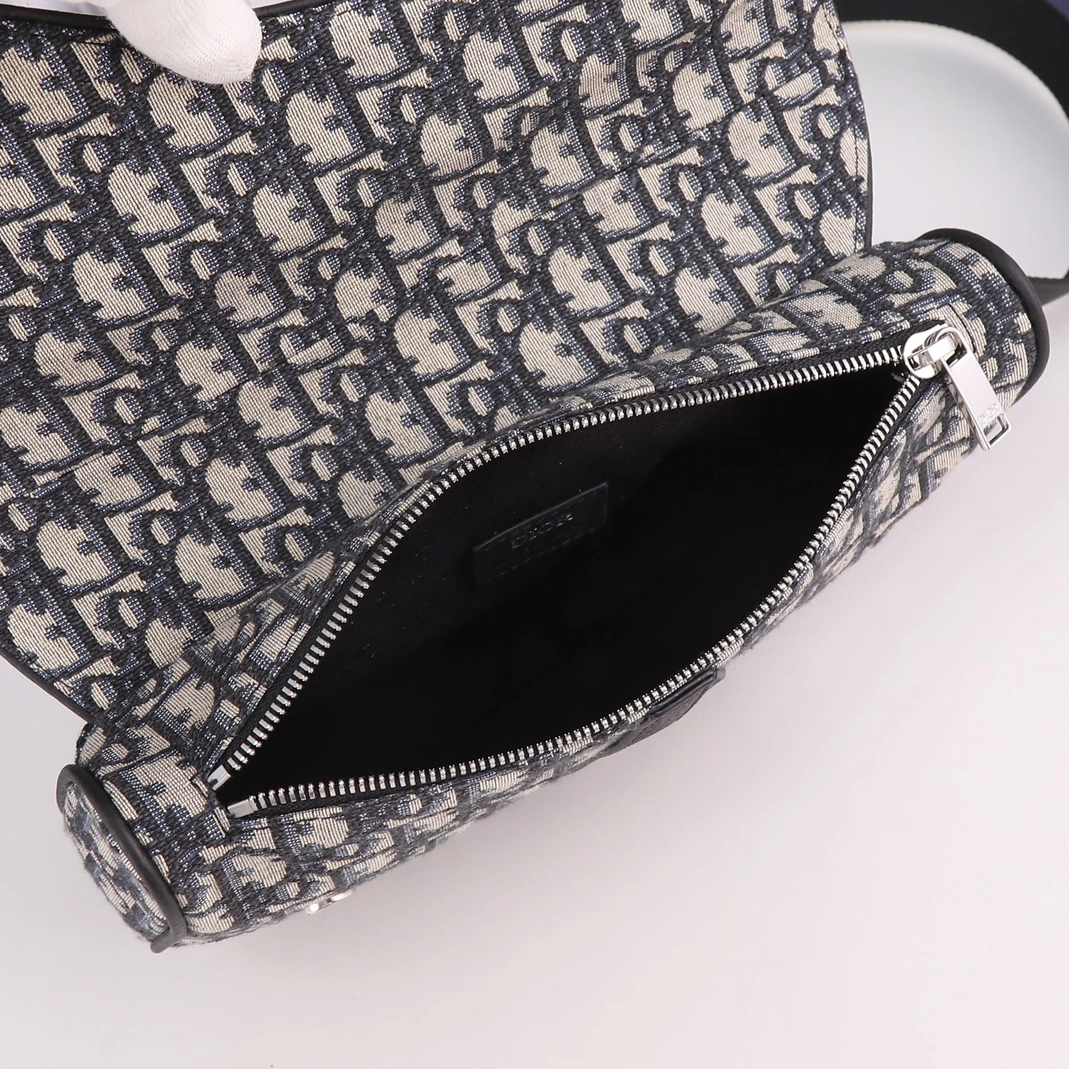 Comfortable 3340 Christian Dior AAA Man Messenger Bags