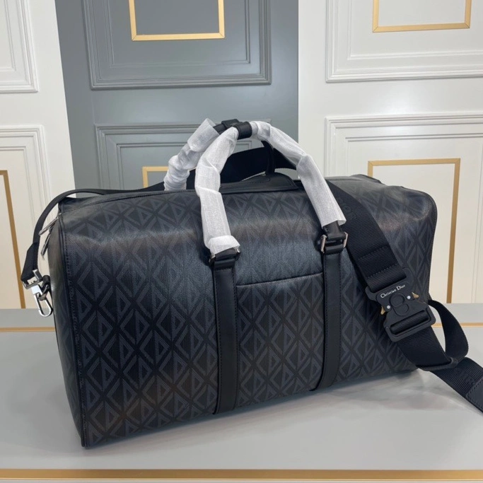 Comfortable 358 Christian Dior Travel Bags