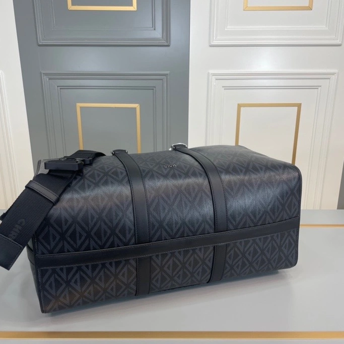 Comfortable 358 Christian Dior Travel Bags
