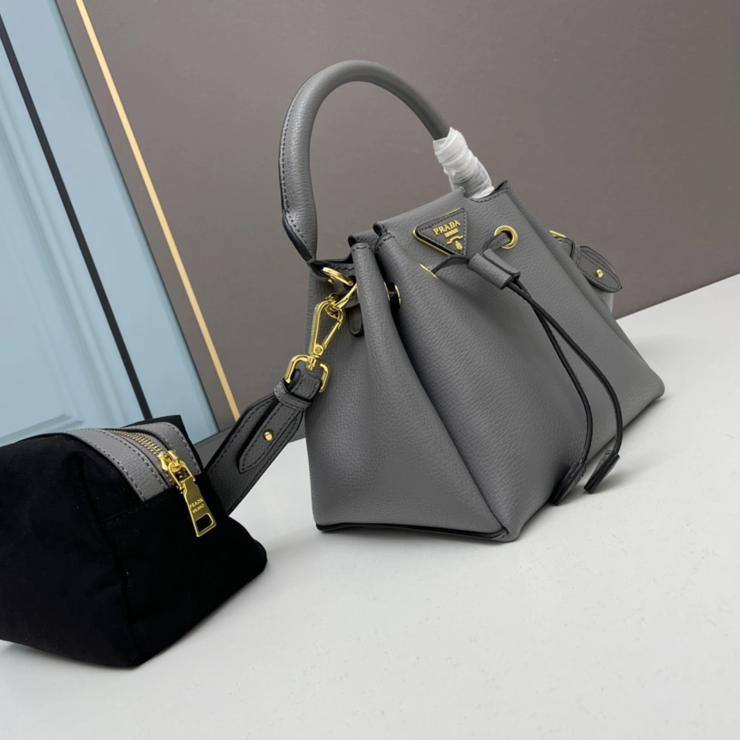 Comfortable 3661 Prada AAA Quality Handbags For Women
