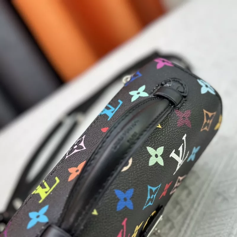 Comfortable 368 Louis Vuitton AAA Quality Messenger Bags For Women