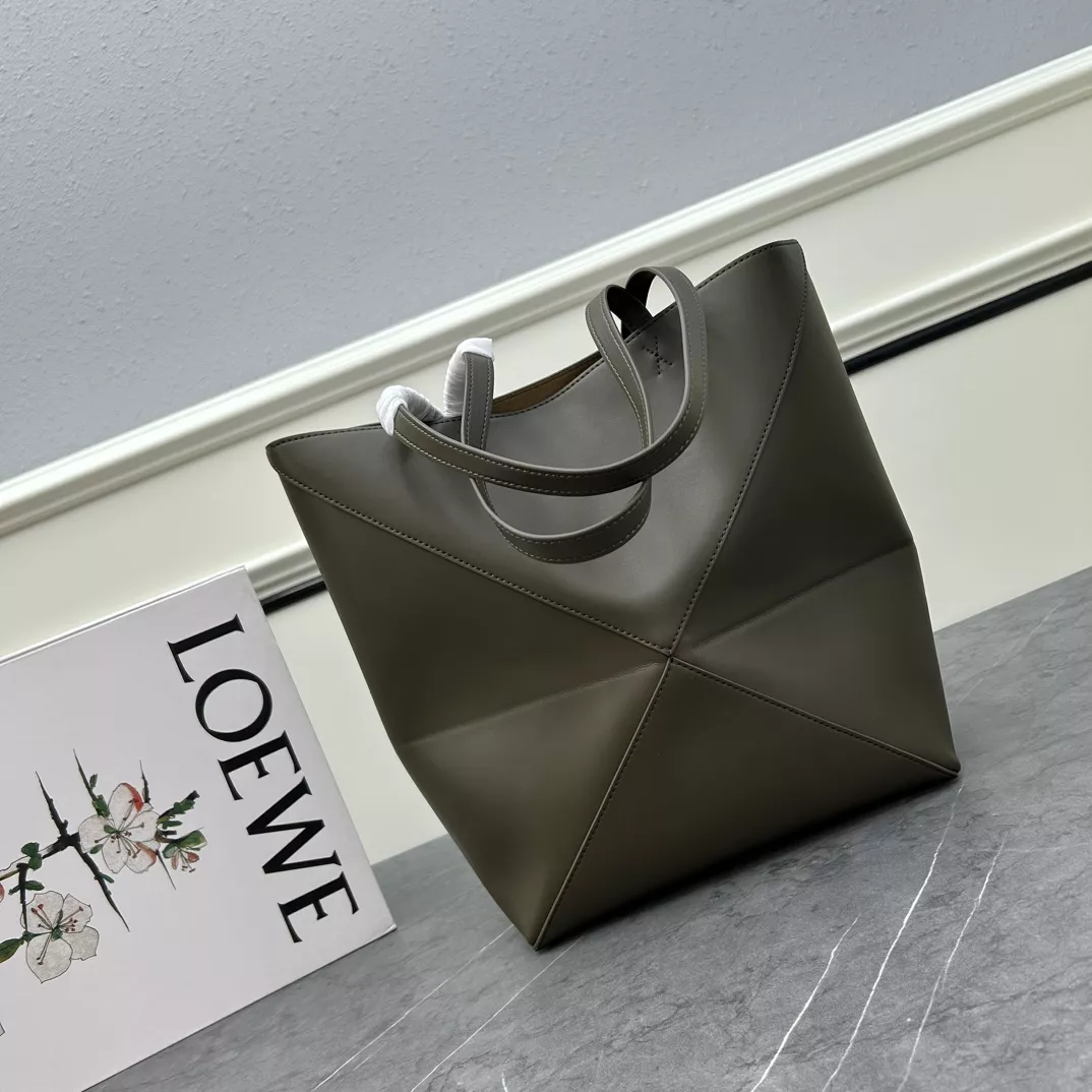 Comfortable 3718 LOEWE AAA Quality Shoulder Bags For Women