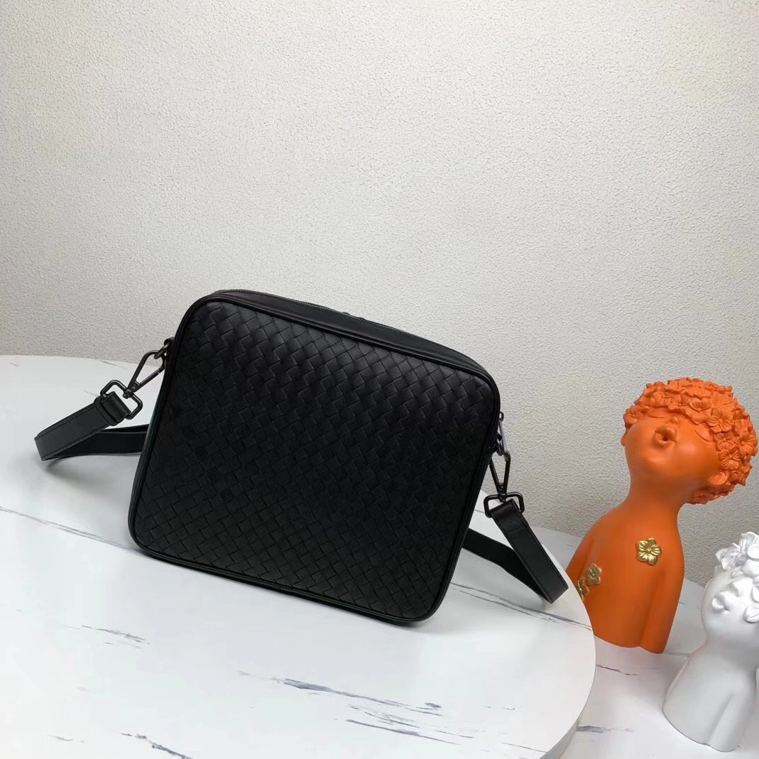 Comfortable 373 Bottega Veneta AAA Man Messenger Bags