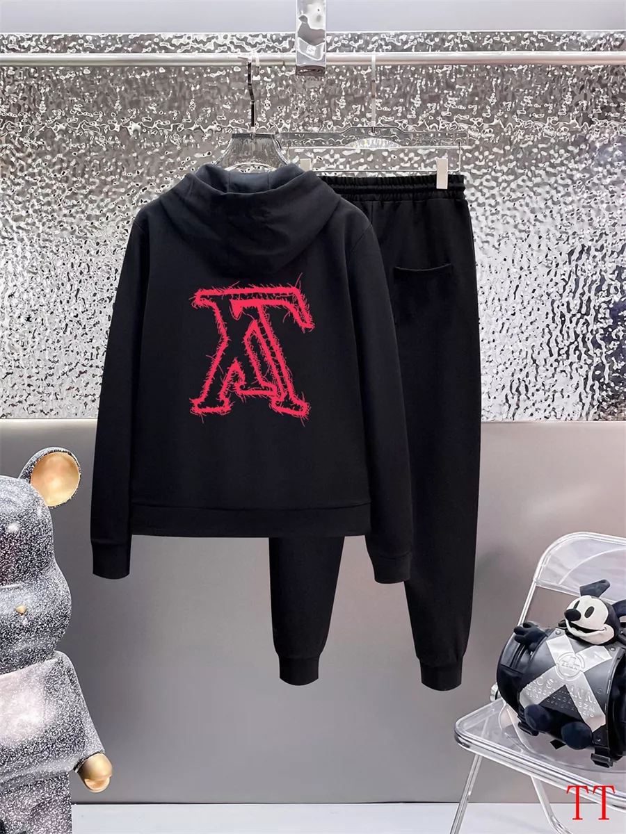 Comfortable 3738 Louis Vuitton LV Tracksuits Long Sleeved For Men