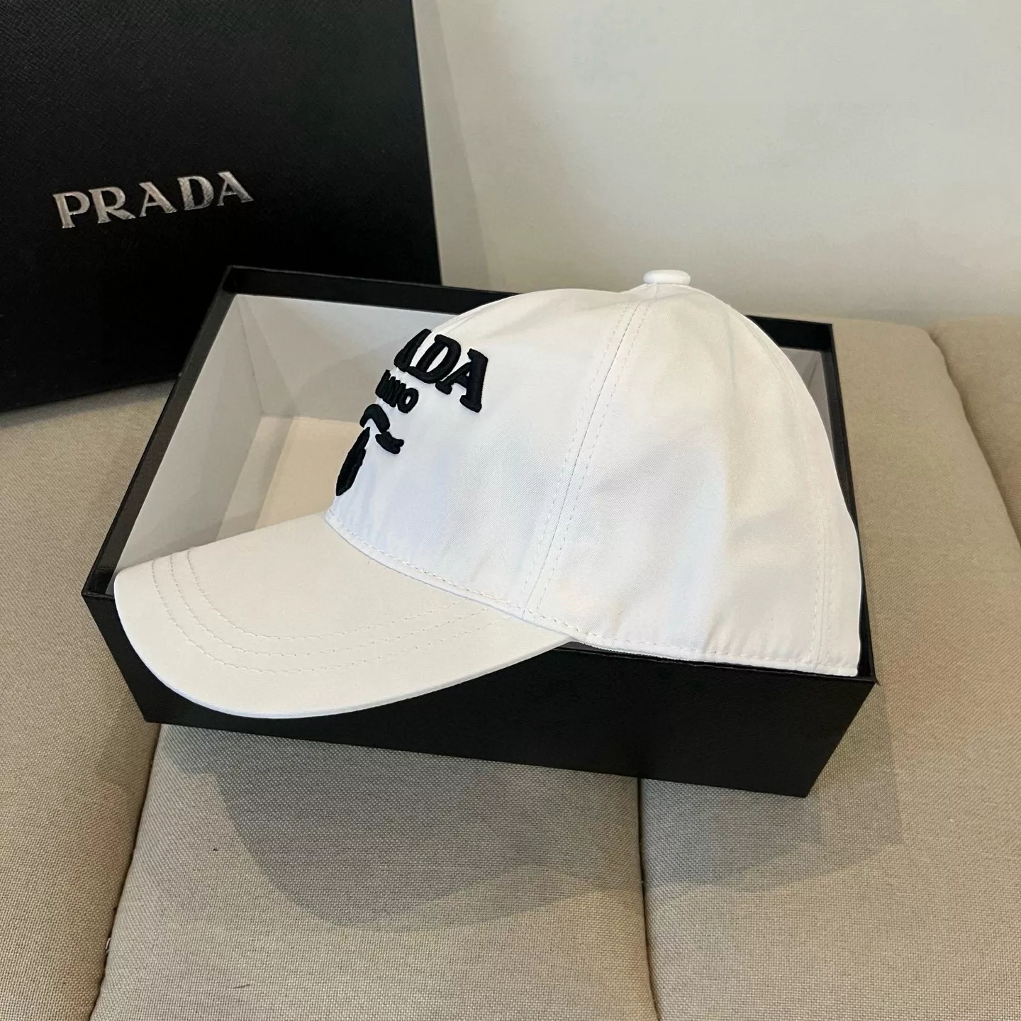 Comfortable 3866 Prada Caps