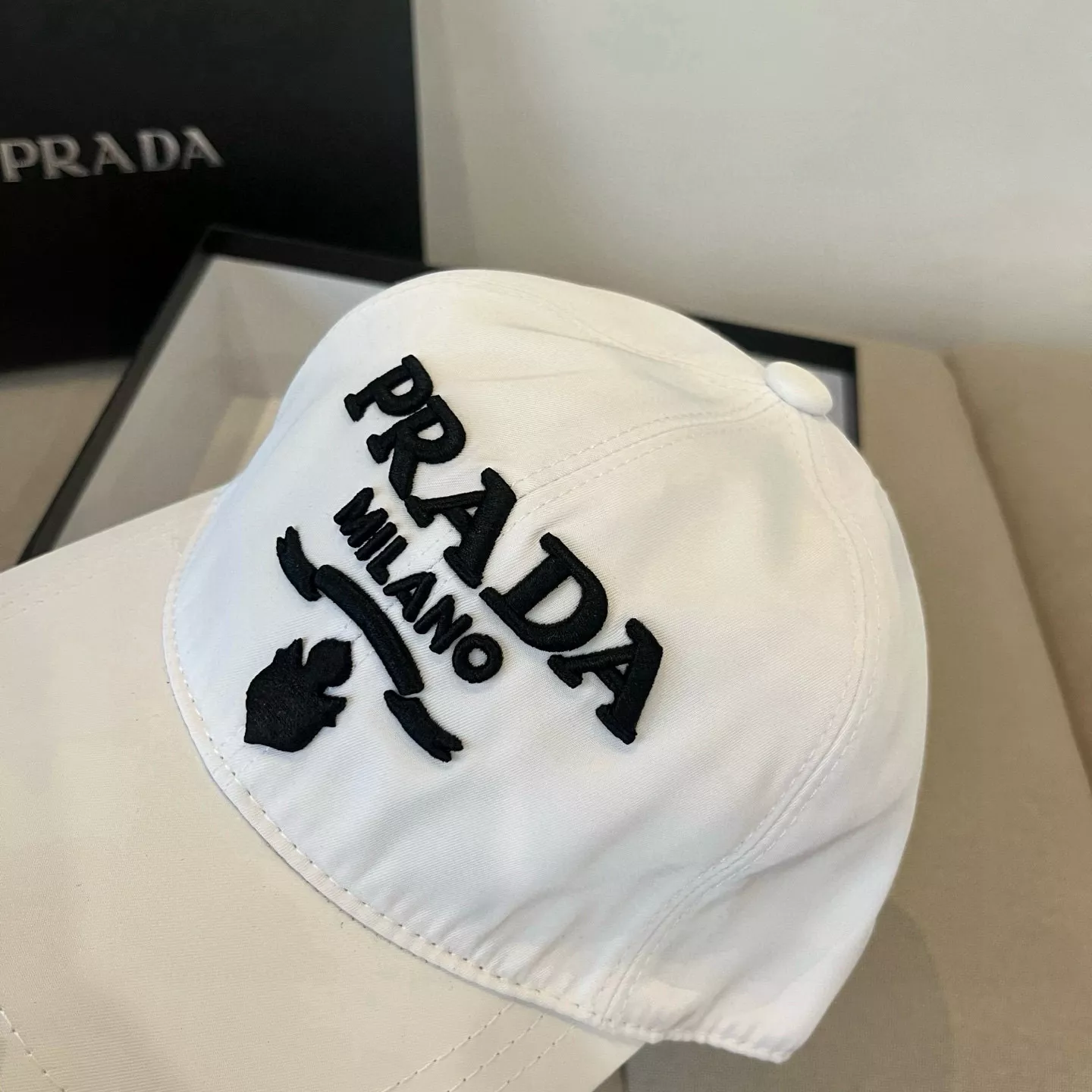 Comfortable 3866 Prada Caps