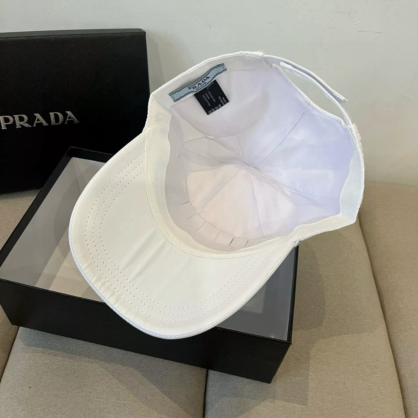 Comfortable 3866 Prada Caps