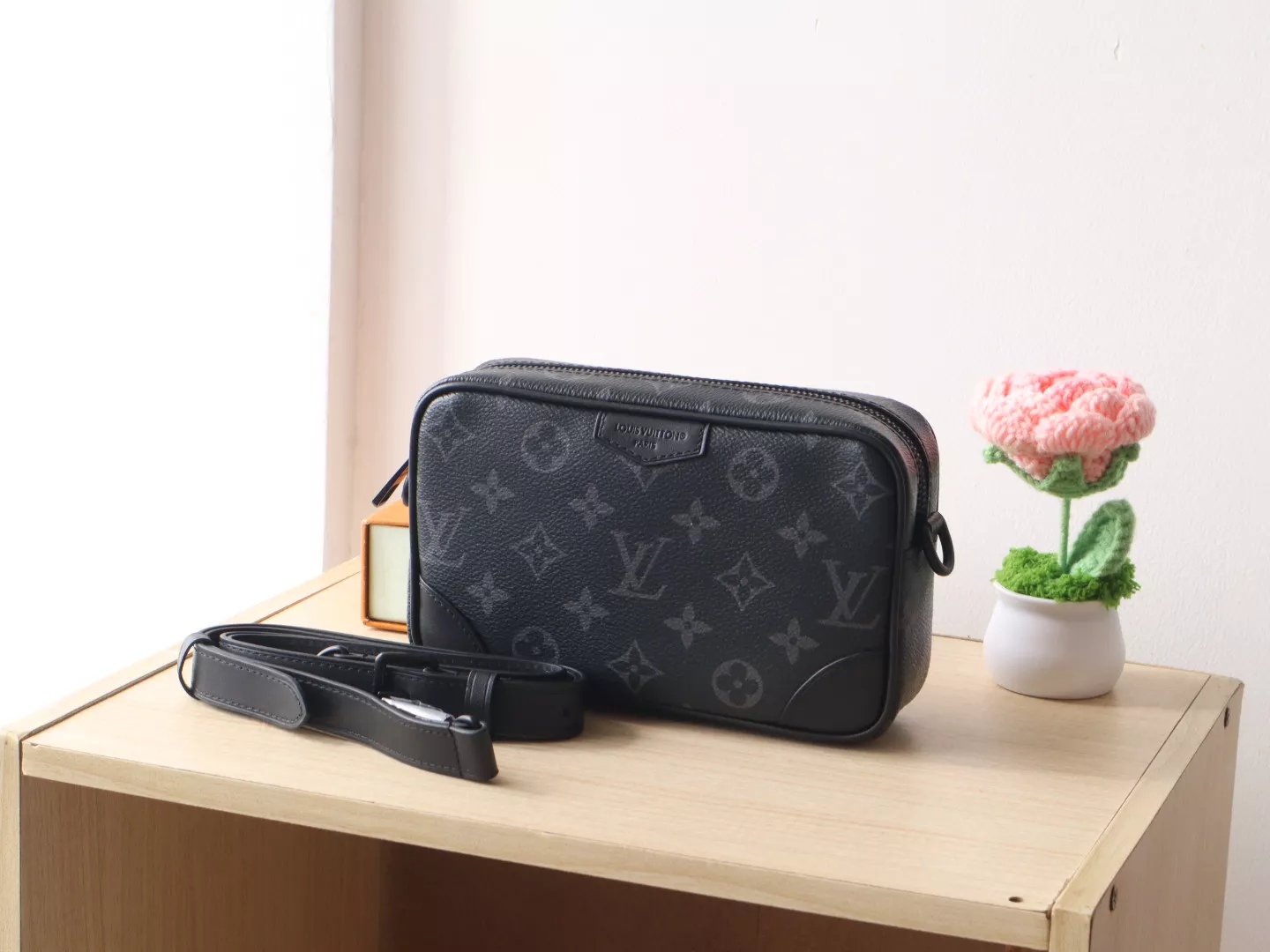 Comfortable 3903 Louis Vuitton AAA Quality Messenger Bags For Unisex