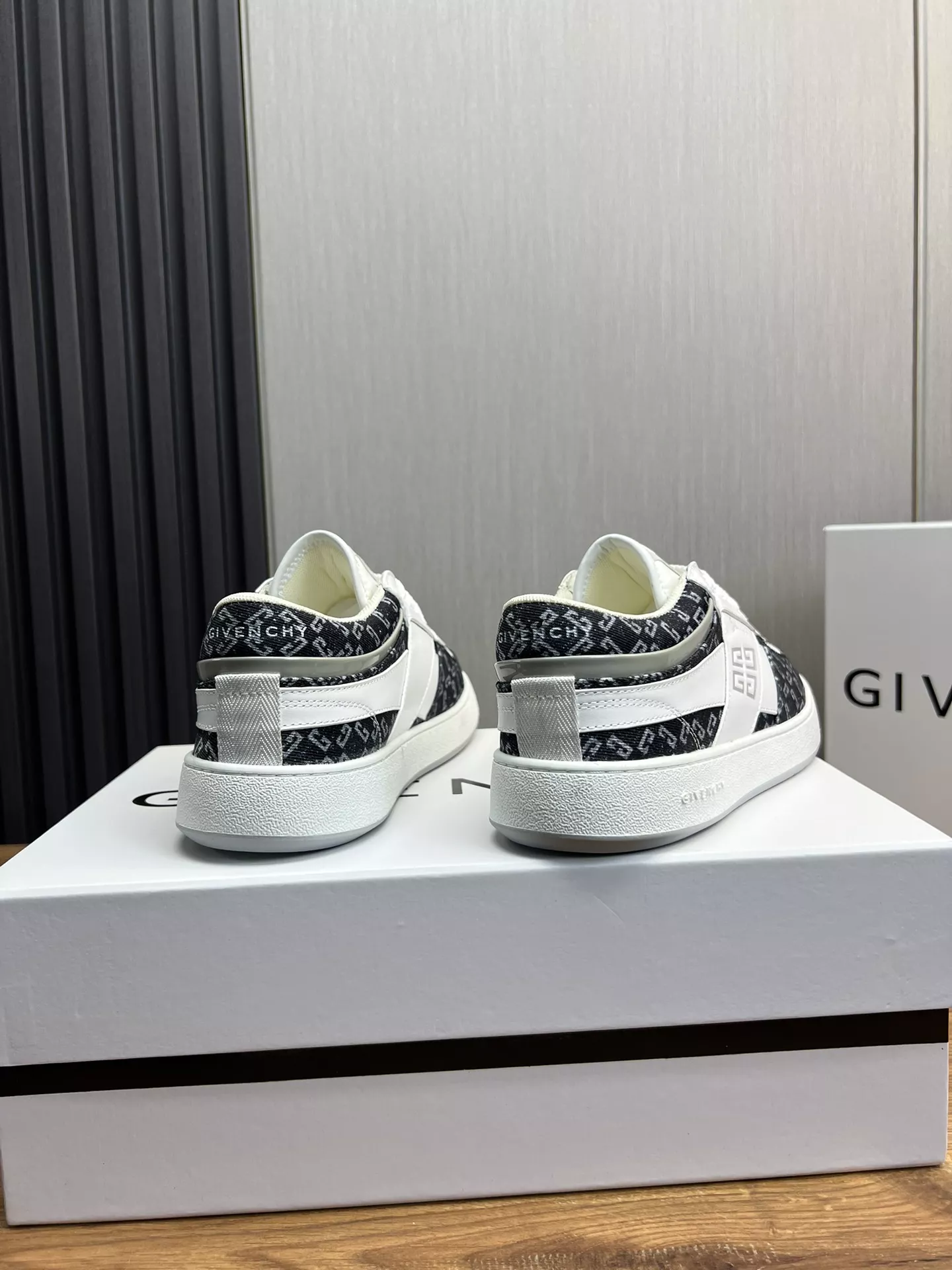 Comfortable 3916 Givenchy Casual Shoes For Men