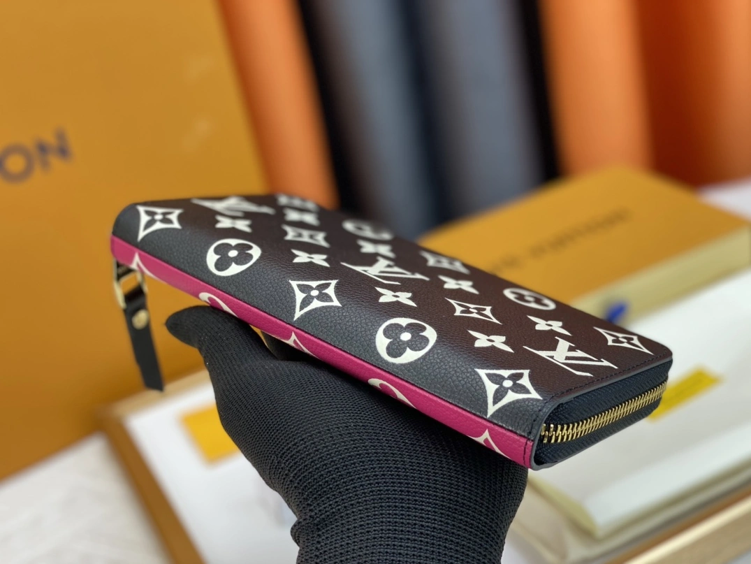 Comfortable 4072 Louis Vuitton AAA Quality Wallets For Women