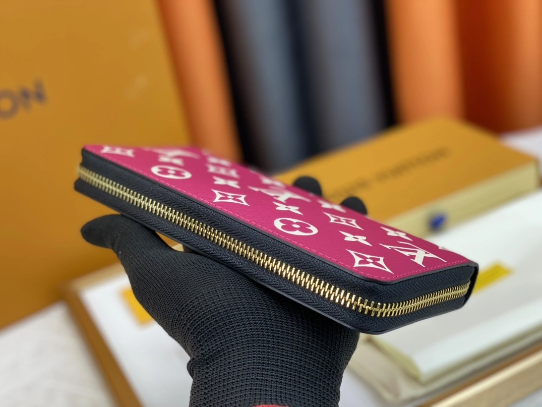 Comfortable 4072 Louis Vuitton AAA Quality Wallets For Women