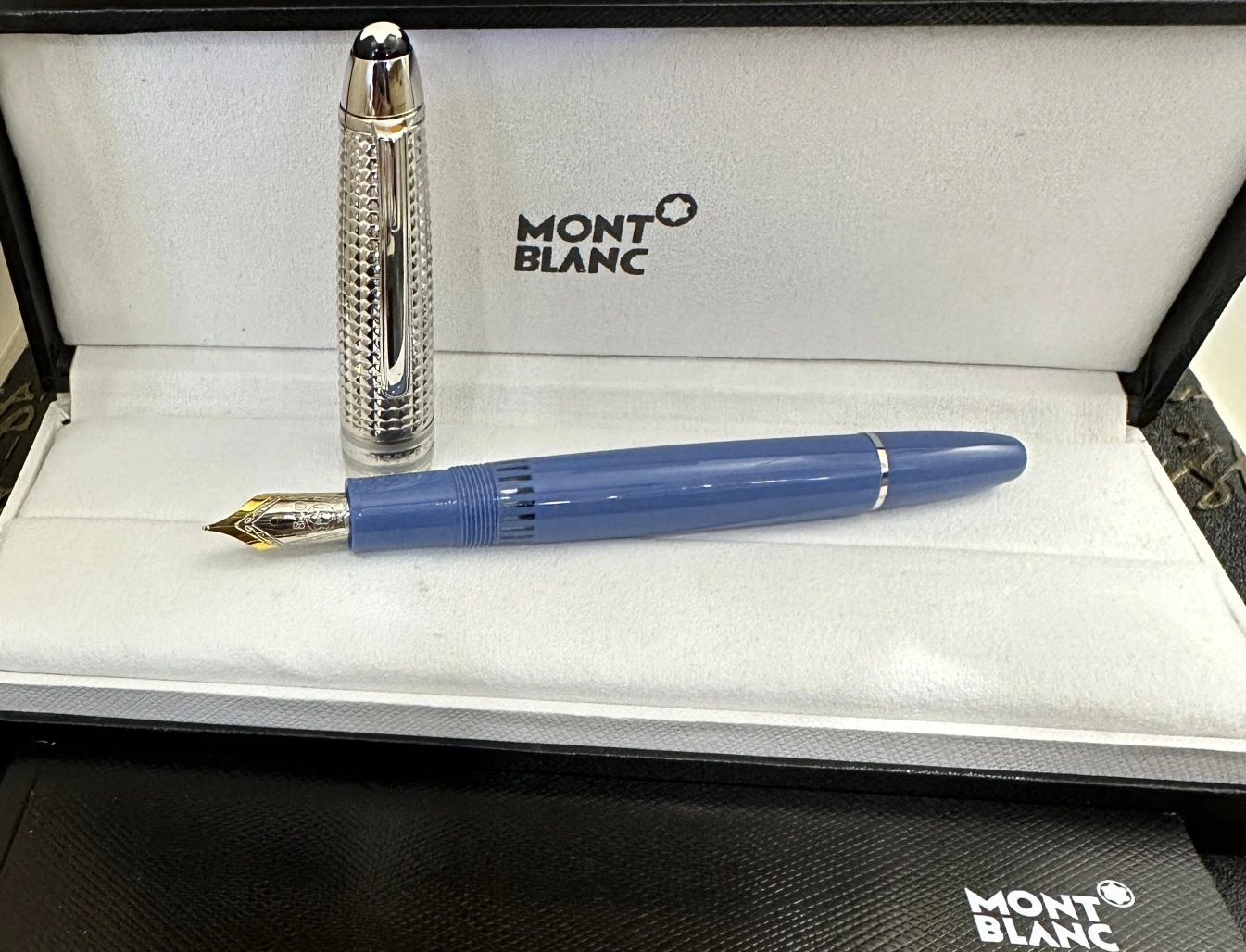 Comfortable 4302 Montblanc Pen